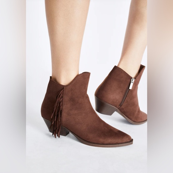 🆕 Pointed Toe Western Tassel Booties in Chocolate Lab Brown Faux Suede - Picture 9 of 10